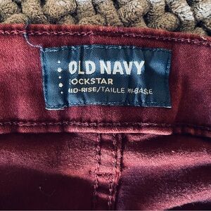 Old Navy Rockstar Women’s Burgundy Mid Rise Super Skinny Jeans